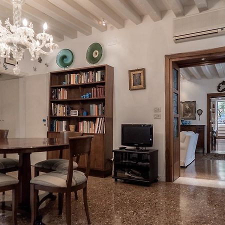 Accademia Terrazza Apartman Velence Kültér fotó