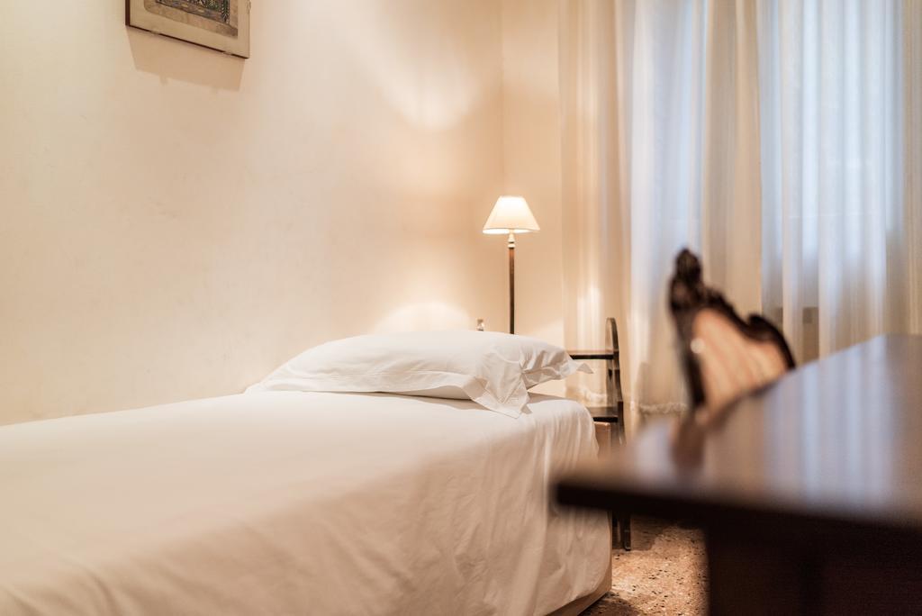 Accademia Terrazza Apartman Velence Kültér fotó