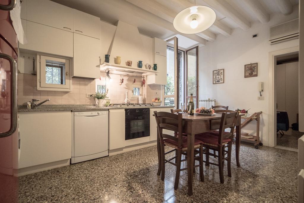 Accademia Terrazza Apartman Velence Kültér fotó
