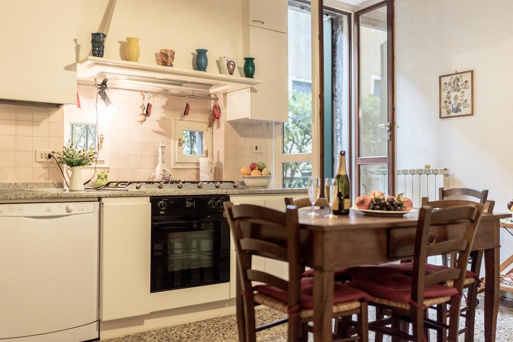 Accademia Terrazza Apartman Velence Kültér fotó